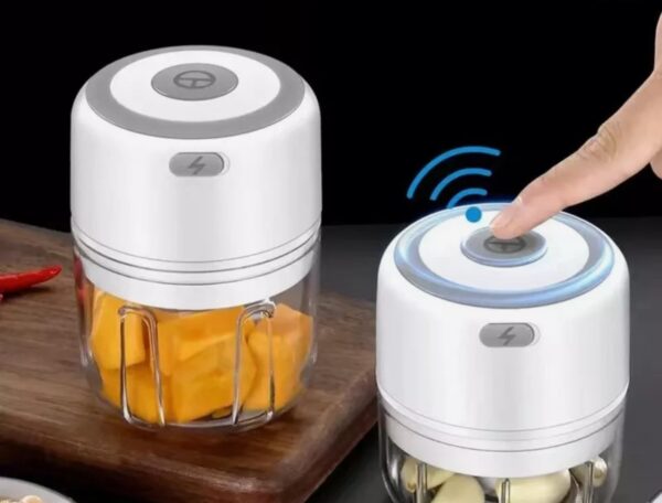 Mini Processador Elétrico de Alimentos Portátil com  lâminas de aço inox USB 250 ml Bivolt Enviar cor aleatória